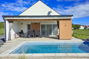 nr-125-villa-nightfall_005